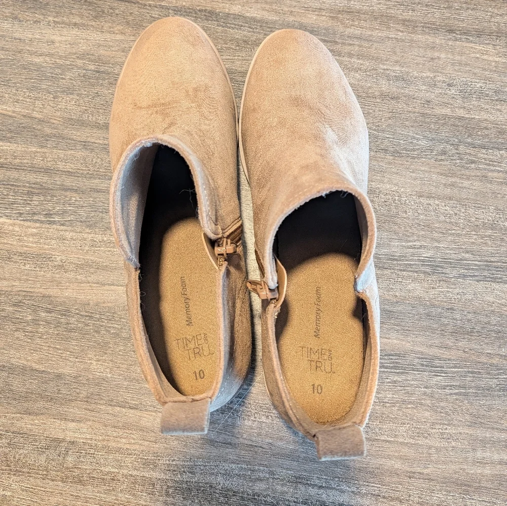 Time and Tru Women's Tan Suede Booties - Picture 3 of 4